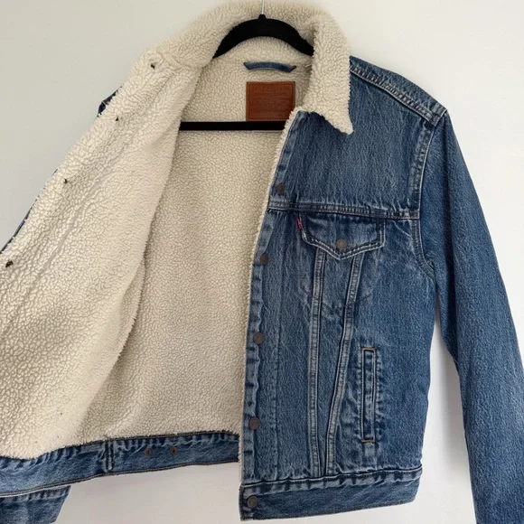 Levi's Premium Ex-Boyfriend Sherpa Trucker Jacket - Picture 6 of 8